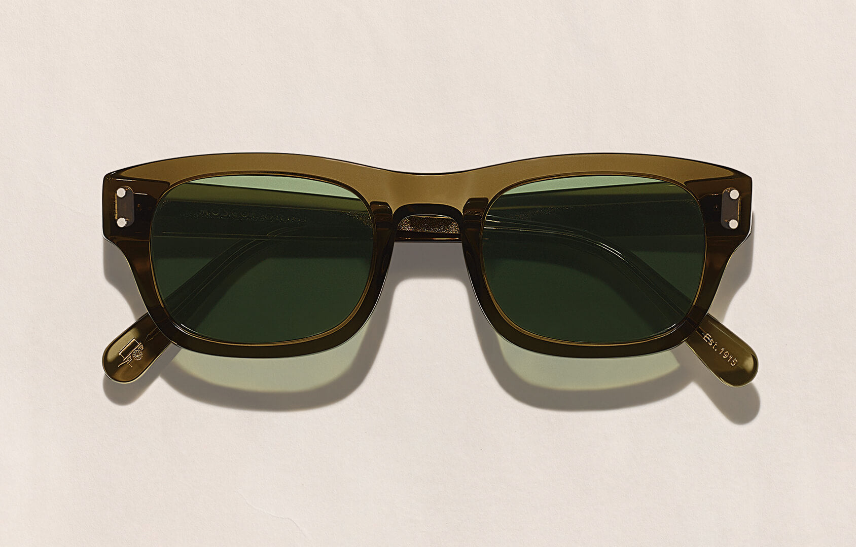 JOSEPH QUINN WEARS NEBB SUN IN L’OFFICIEL USA